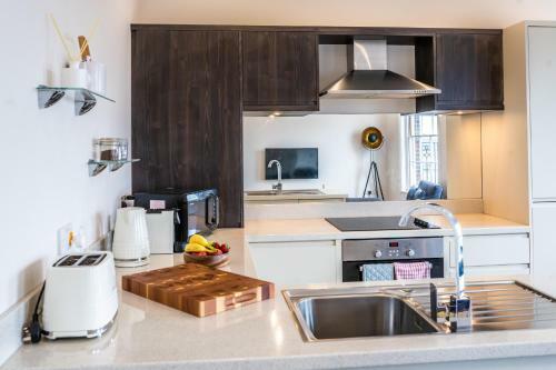 Apartamento South Quay Penthouse - 2 Bed