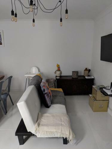Sea Views By Beach - Spacious 4 Bed Family House