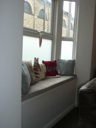 Sea Views By Beach - Spacious 4 Bed Family House