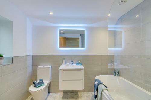 6 Bedroom Spacious Holiday Home