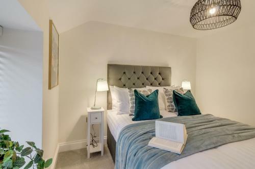 6 Bedroom Spacious Holiday Home