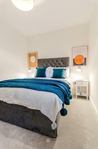 6 Bedroom Spacious Holiday Home