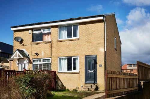 Charming 2 Bed Home, Quiet Village + Free Parking