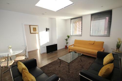 Boston Manor Apartments