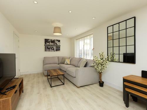 Modern Shrewsbury Townhouse With Parking