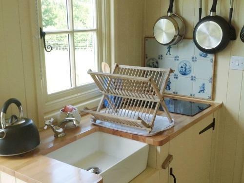 Shepherds Hut At The Beeches