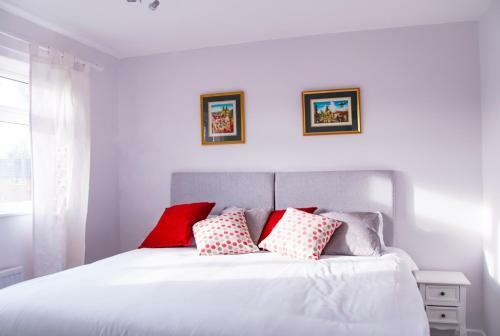 Bookeduk: Modern Apartment In Hatfield Heath