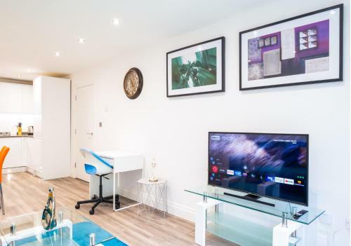 Brand New Luxury One Bed Apartment