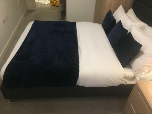 Charming 2- Bed Apartment With Free Parking