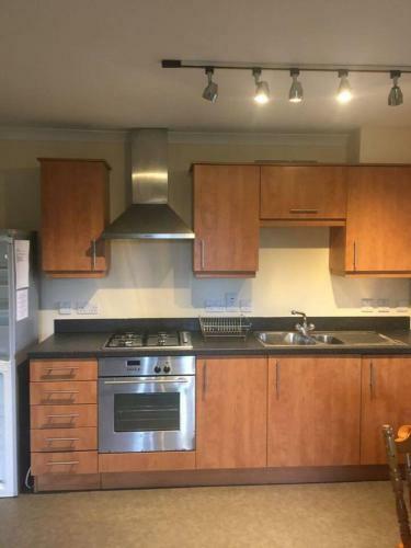 Charming 2- Bed Apartment With Free Parking