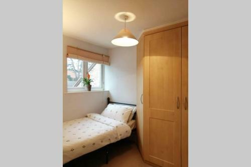 Newly Refurbished Entire House In Hatfield