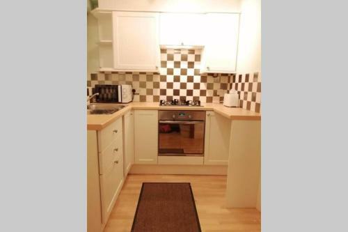 Newly Refurbished Entire House In Hatfield
