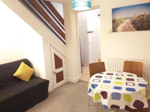 Newly Refurbished Entire House In Hatfield
