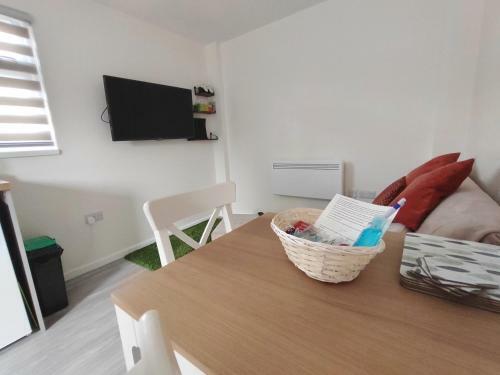 Apartamento Le Petit Chateau, A Snug 1-bed 1-bath By The Coast