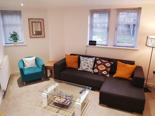 Homebird Property - Epsom Apartment