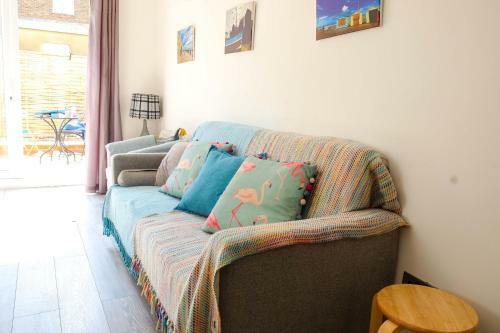 Contemporary Two Bedroom Two Bathroom Apartment