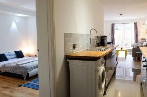 Contemporary Two Bedroom Two Bathroom Apartment