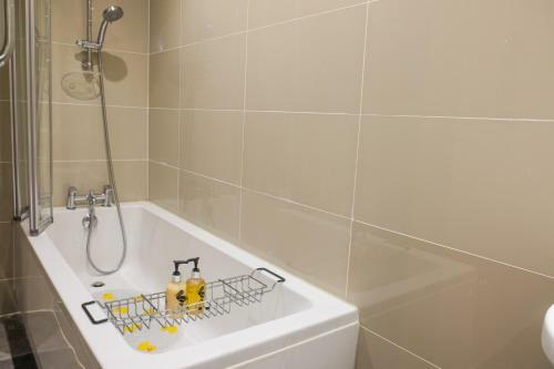 Contemporary Two Bedroom Two Bathroom Apartment