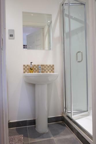 Contemporary Two Bedroom Two Bathroom Apartment
