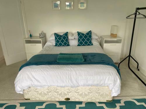 Large Rooms Near The Sea