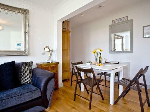 Apartment 2 - Rosewarne Manor