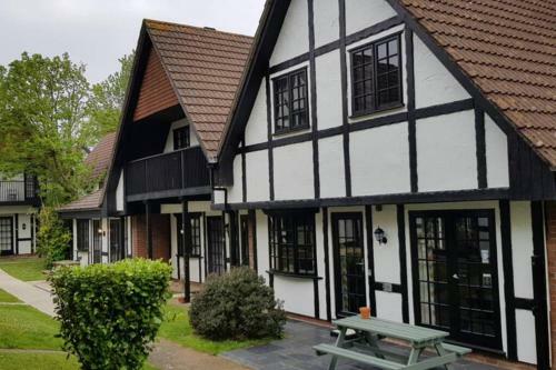 20 Tudor Court " Four Star AA Accommodation"