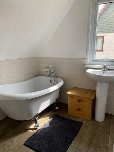 Charming & Spacious Holiday Home