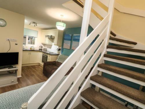 6 Strawberry Hill