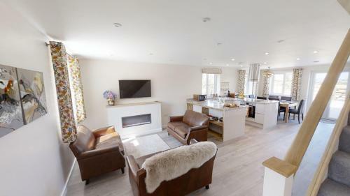 Villa Oak Cottage, Close To Beaches