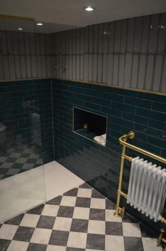 Hostal Grooms House