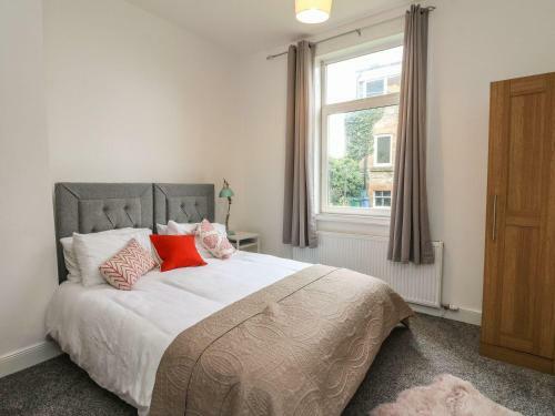 Cosy 3 Bed Cottage In Helensburgh