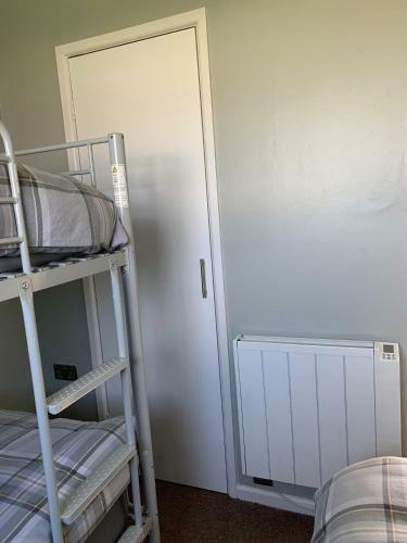 Modern 2 Bed Chalet - 27 Bermuda Holiday Park