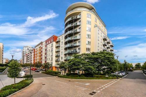 Apartamento Suites By Rehoboth - Raf Museum - Beaufort Park