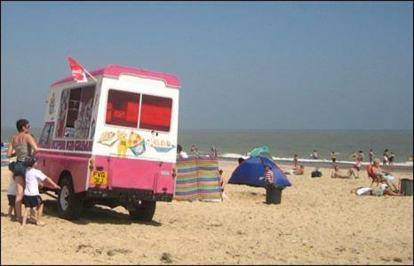 Hemsby Beach Sandsgate 11