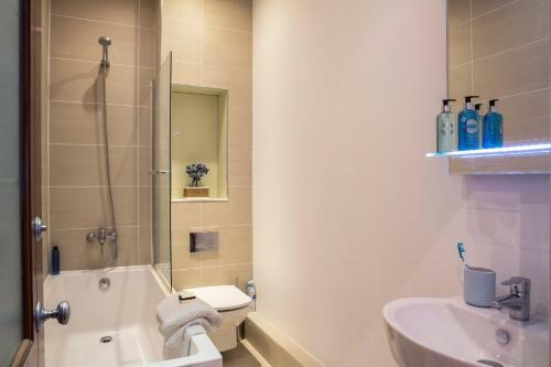 Finchley Central Luxury 2/3 Bed Triplex Loft Style Apartment