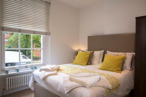 Finchley Central Luxury 2/3 Bed Triplex Loft Style Apartment