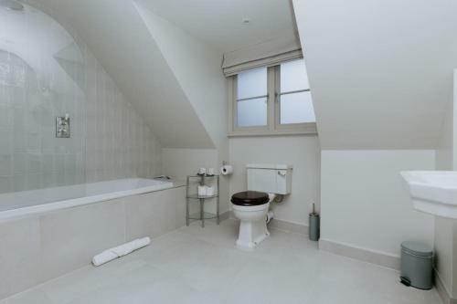 Hayward House, Hot Tub, Large Garden