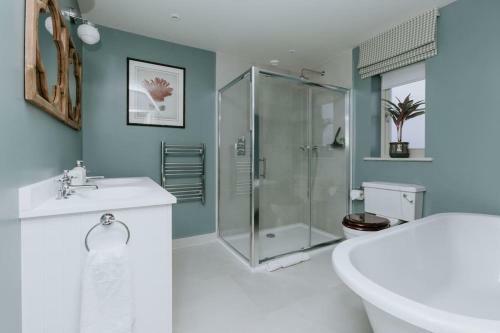 Hayward House, Hot Tub, Large Garden