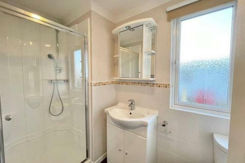 Relaxing Family Caravan Stay In The Lakes