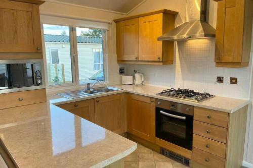 Relaxing Family Caravan Stay In The Lakes