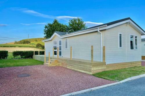 Relaxing Family Caravan Stay In The Lakes