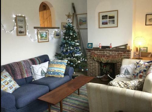 Solent Sea View Beach Cottage