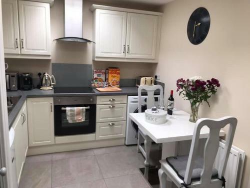 Arthur Street Guest Cottage No16