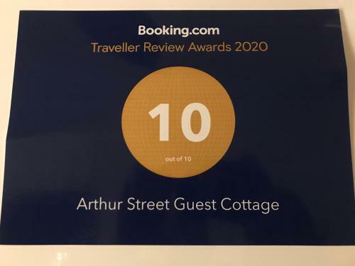 Arthur Street Guest Cottage No16
