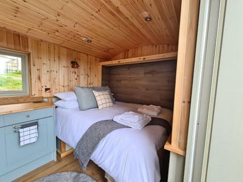 Lodge Peak District Shepherds Hut