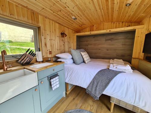 Lodge Peak District Shepherds Hut