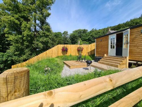 Lodge Peak District Shepherds Hut