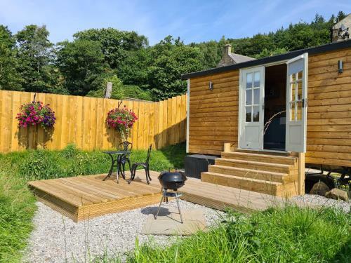 Lodge Peak District Shepherds Hut