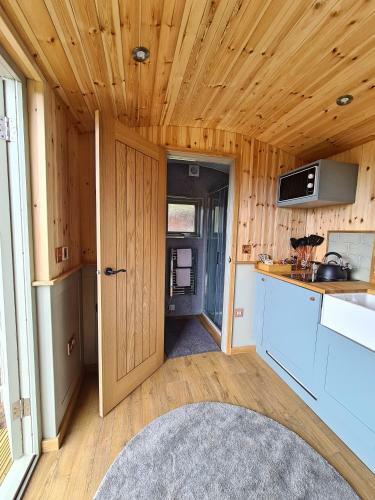 Lodge Peak District Shepherds Hut
