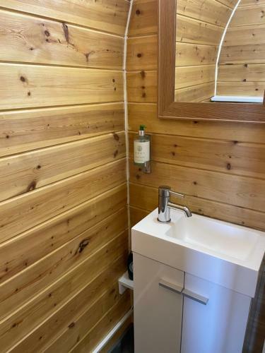Bed & Breakfast Coastal Pods